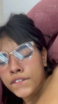 La Puta De Mi Vecina Me Pide Que La Folle Fuertemente En Su Enorme Culo Hasta Terminar Llenándole De Mi Jugosa Leche