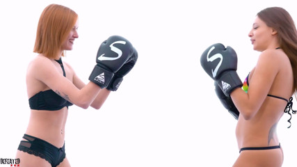 Defeated Sex Fight: Talia e Meryl- caldo allenamento di boxe sexy
