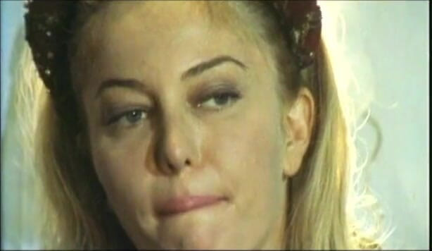 Rocco Siffredi and Friends: La encantadora rubia milf está teniendo sus dos agujeros clavadas...