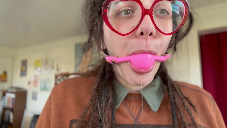 Wookie Princess: Nerdy meisje eerste keer balknevel passen en spugen