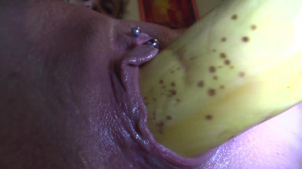 German amateur - 100% German hardcore videos: Paskudny skank dojrzałe sika rękę podczas pięści