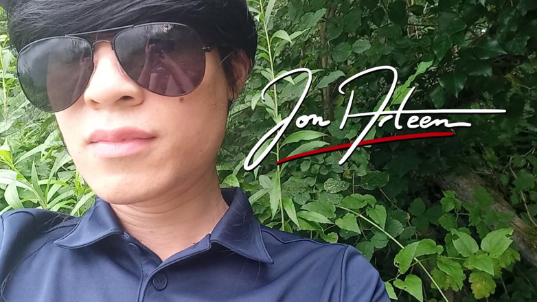 Jon Arteen: Gay twink Jon Arteen trekt zijn pik af met een...