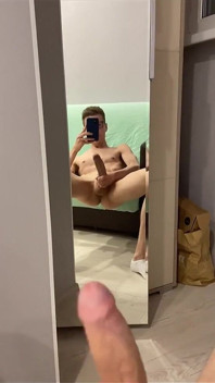Honění před zrcadlem