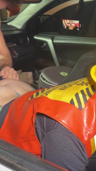A spus că nu poți parca aici, muie adâncă în gât, ejaculare înăuntru