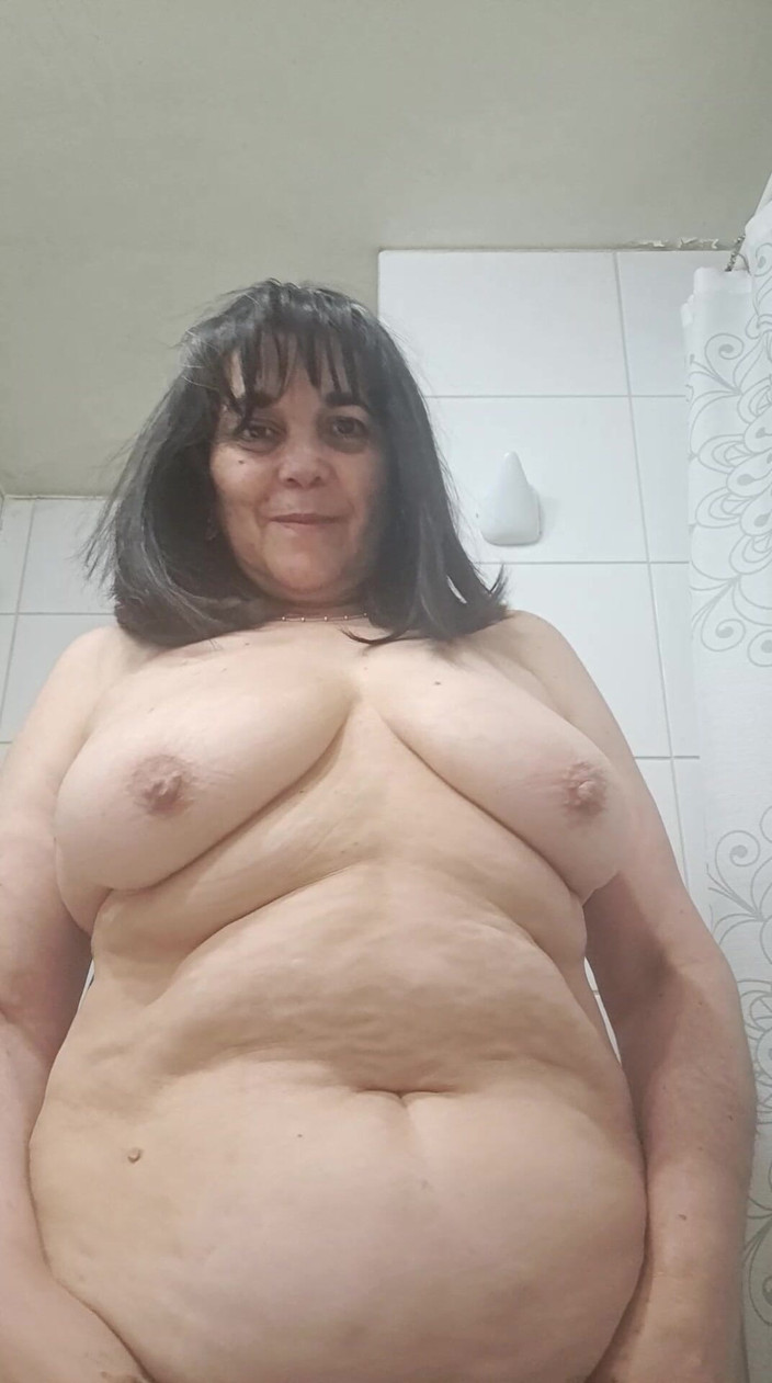 Mommy big hairy pussy: 裸体更好