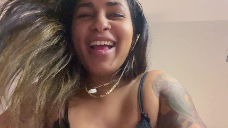 Mya Mula Goddess: 냄새 나는 침