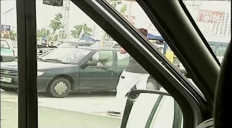 Muschi movie official: Pikzuigend poesje met grote borsten neuken in de auto ... Sperma...