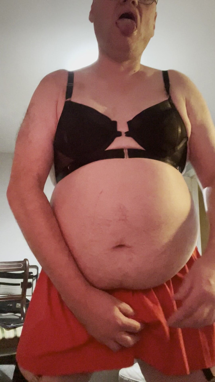 Ancient456: 私のタイトな黒いブラ