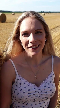 낯선 사람과 POV 섹스하는 위험한 독일 미녀 Vivi Vallentine