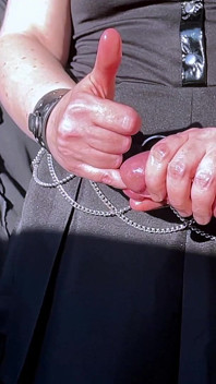 Femdom masturbación con penetración uretral
