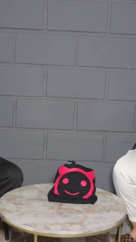 Il debutto di antonella: lei confessa di essere troppo eccitata dal fare sesso orale
