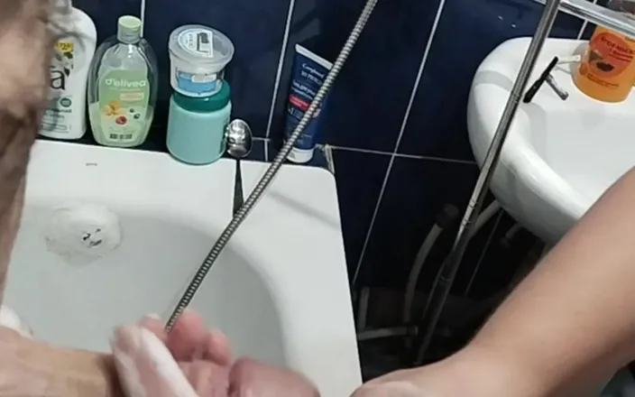 Zona901: Bitch Jerks off My Hard Soapy Cock Until I Cum
