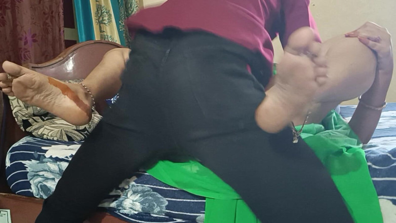 Decent couples: Tante hot india ngentot sama cowok beradik di ranjang
