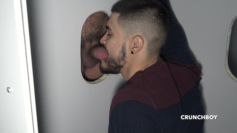 Young French dudes with big cocks: Valentino被Barbon无套使用