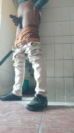 Tamil 10 inches BBC: Ich masutrbiere für dich im badezimmer