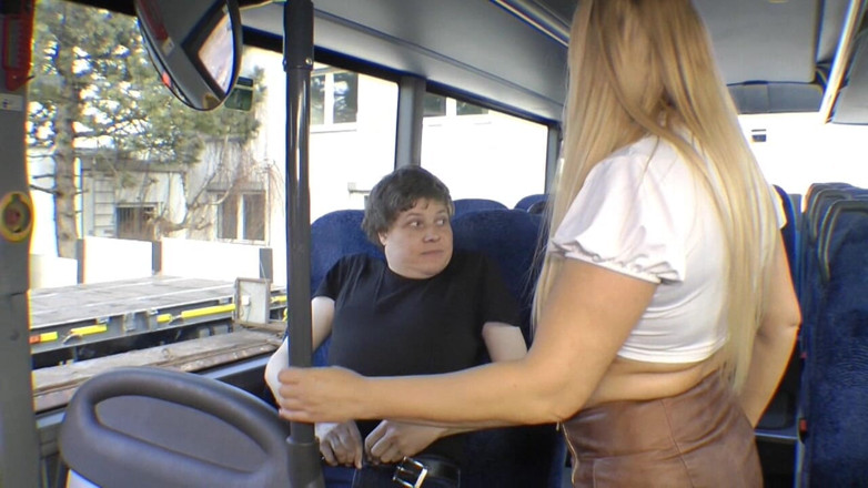 SweetSusi: Geneukt in de bus uit verveling