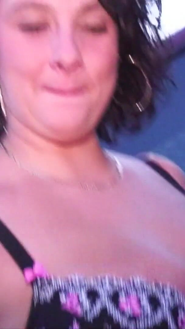 Killergram: Cum Děvka velká prsa vnadná MILF manželka Angelica Ball na...