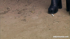 Private.com: Soukromá tato sexy brunetka má fetiš pro muže v uniformě