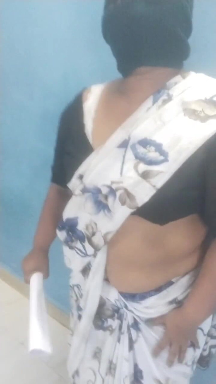 Tamil lesbian: Insegnante fa sesso con un ragazzo per Mark