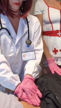 FFM Trojice - Doktor a Sestra Dělají Nemocného Pacienta Cum