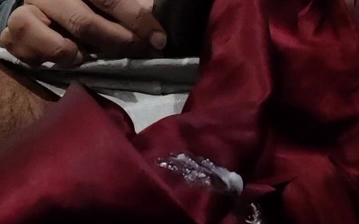 Satin and silky: Perawat dengan kain sutera maroon satin dikocok sama kontol besar (27)