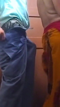 Vecină indiancă reală Bhabhi futută în secret de vecin