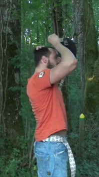 2486j fodida em barebackj ao ar livre em Cruzeiro Foret