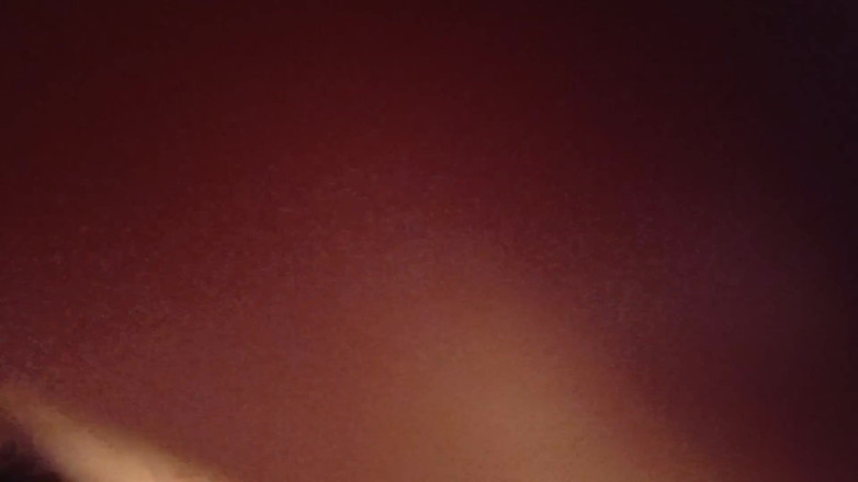 Gussfuss: お尻とクリトリスがポンピングされ、尿道が鳴り響く