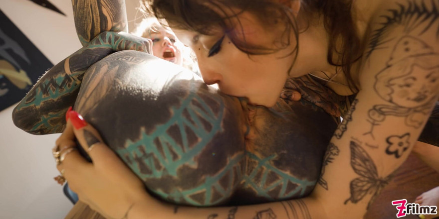 Z-Filmz: Tattoo Lesbians Anal Extreme - Anuskatzz Squirt All Over Eden Ivy -...