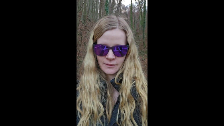 Bikergirl_97: Neujahrs Auto-panne Endet Mit Bezahl Blowjob Und Facial
