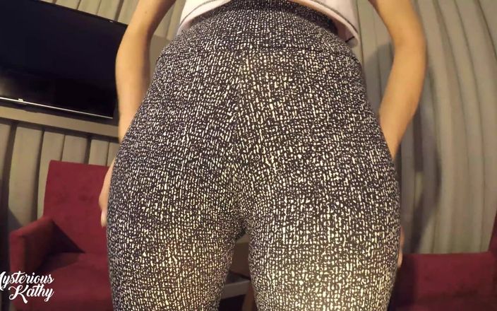 Mysterious Kathy: Il più eccitante pantaloni da yoga try-on Haul (zoccolo di cammello)
