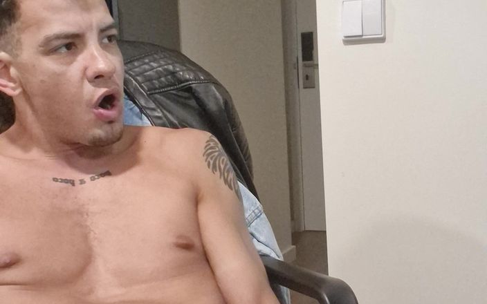 Fitguywithbigdick: Cummin Hard 13