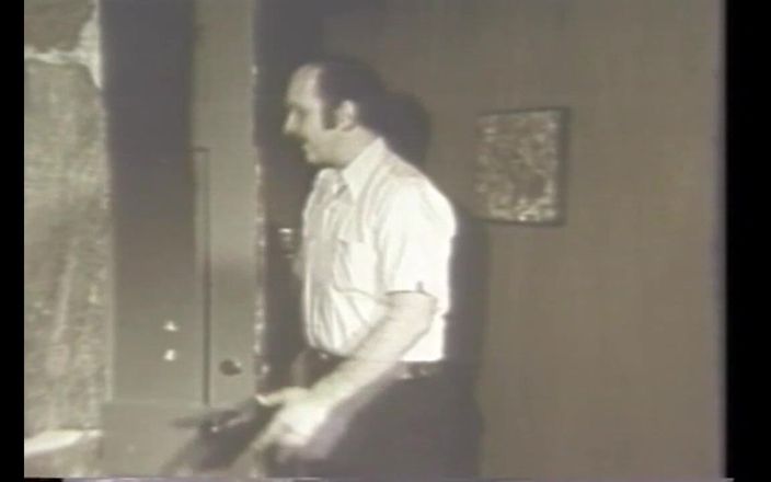 Vintage Usa: De mooiste vintage sletten geneukt door de buurtdokter volledige film