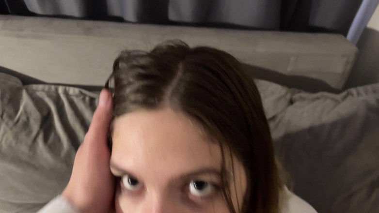 LoveHomePorn: Me hace una buena mamada antes del trabajo