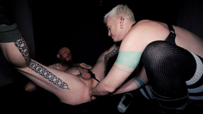 LUXurious Men: Etch parte seconda con Axel e Fellball - fisting