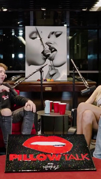 Encontro duplo com Carly Lawrence e Joey Joy [conversa de travesseiro]