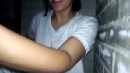 Nathalieprez4: Masturbuję się na balkonie mojego domu przed moimi sąsiadami i...