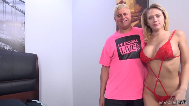 Immoral Live: Kagney Linn Karter orgasme paling intens dalam hidupnya!