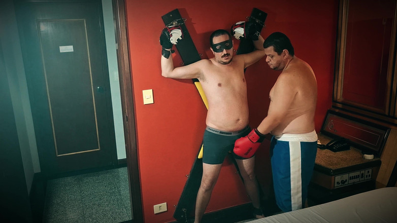 Combat and fetish: X वर्चस्व: बेयर बॉक्सिंग बनाम जॉबर