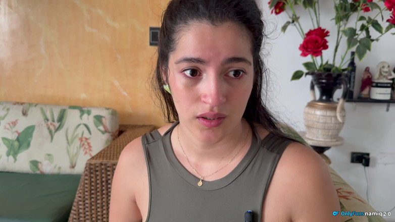 Roxxan: 彼女は彼氏と別れて義理の兄と寝る