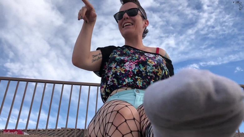 Nikki's Fetishes: 吹箫臭袜子公共崇拜