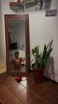 Presumiendo Desnudo Delante De Mi Amigo