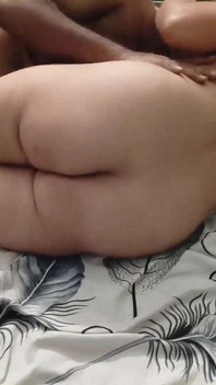 热辣女人紧致阴户性爱