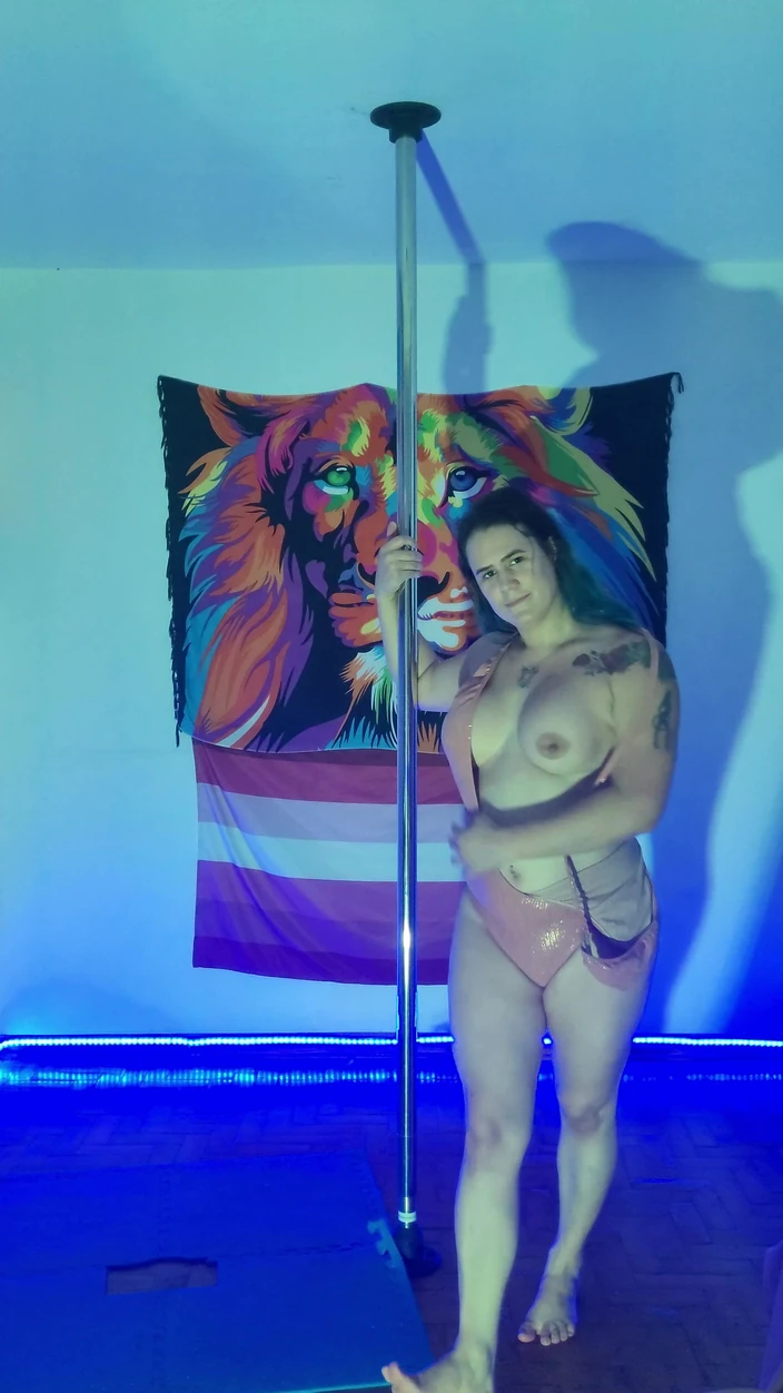 borboleta trans: Strip with Choreography