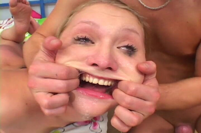 Nikky Thorne's Amateur Teen Casting: Audiție anală de amatori în Rusia - Bic_340