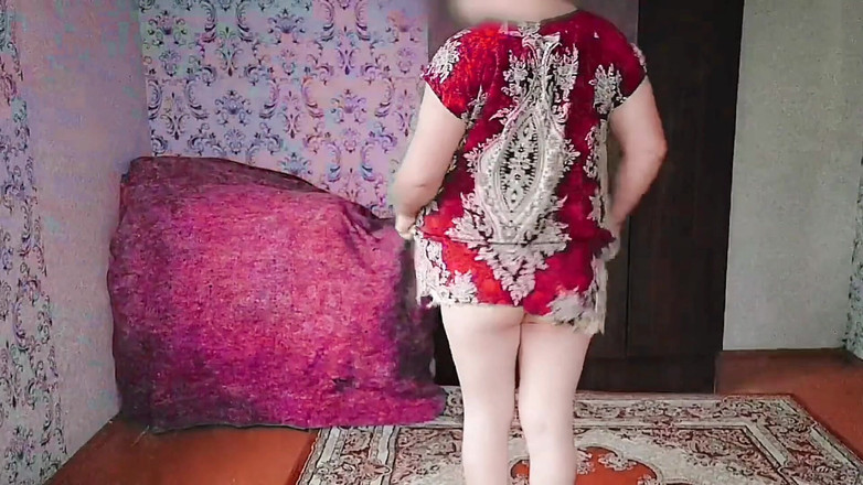 Kitty_Cross: छोटी स्कर्ट, बड़ा मूड