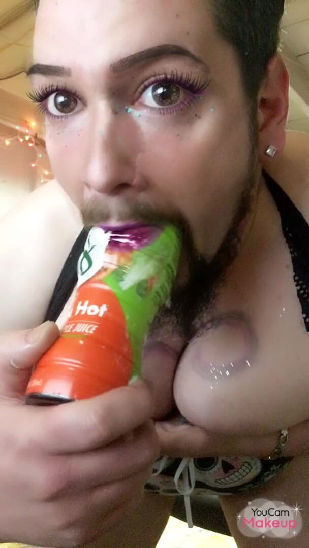 King Of Crossdress: Nicesexyassnswallowhugeobject