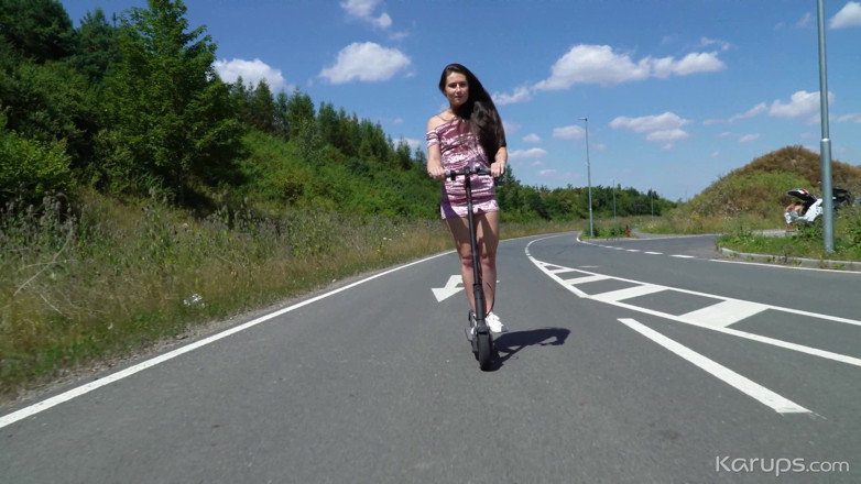 Karups Solo: Scooter Slut