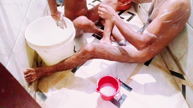 LateralChain349: Desi Couple Soapy Bathroom Sex - Wet Body Massage &amp; Hard Fuck