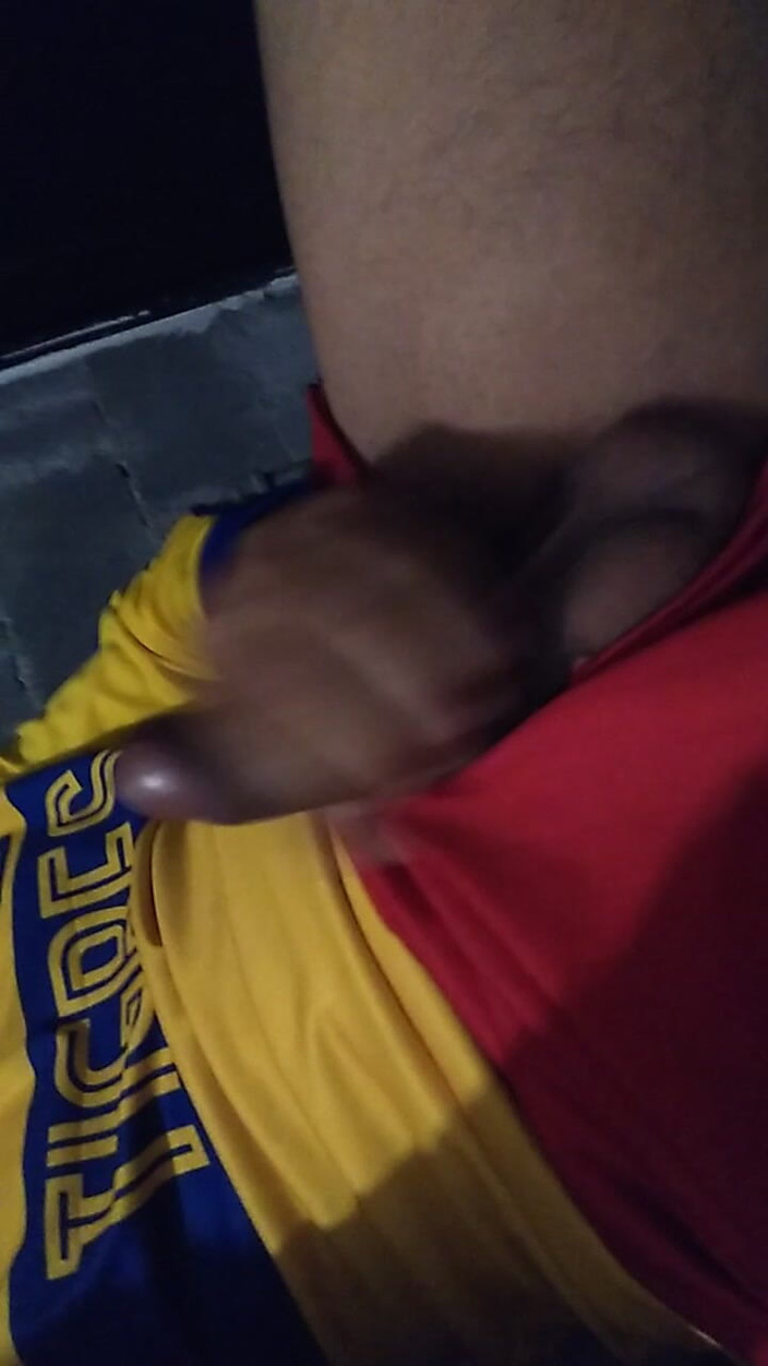 AlexAlejandro13: Menunggumu di kamar mandi cinta